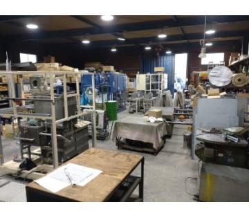 工場の内部の様子。工場では12名が働いています！