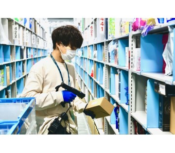 空調完備の1年中快適な職場です。無料のウォーターサーバーも設置されていて水分補給もバッチリ！