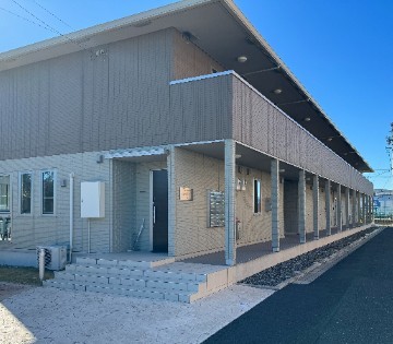 独身寮や社宅も完備してます！単身でも家族でも可能です！※写真は独身寮の外観です