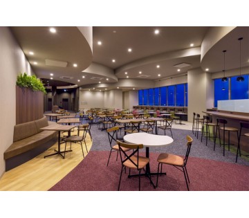 出来たばかりの綺麗な倉庫で仕事が充実♪