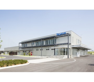 車・バイク通勤OK！社内託児所もあり◎