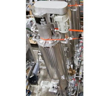 大手から中小まで、幅広い菓子メーカー向けのキャンディ製造機械を自社で設計・製作。自分が携わった機械がお客様の工場で稼働する喜びを実感できます。