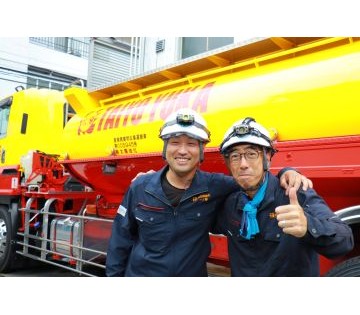 もともと接客のお仕事をしていたメンバーが多く、優しくて和やかな雰囲気の職場です！仕事の教え方も上手いので、未経験の方もご安心ください。「人柄」と「優しさ」を大切にしています！