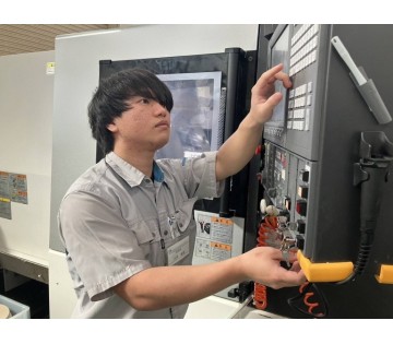 社内でも特に若手メンバーが多い部署なので、 いつも明るくてにぎやかな雰囲気です！