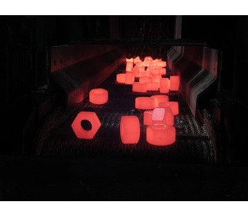 ＜ボトル、ネジ製造＞